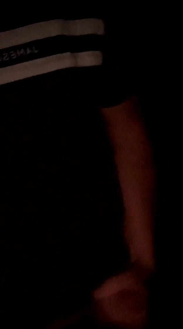 jay jenson: 在树林里手淫，如果你发现我，你会怎么做。享受