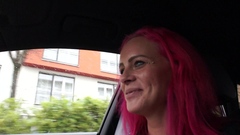 Flash Model Amateurs: Pink slut suck my dick in car