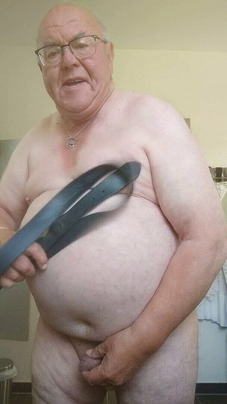 Karlchengeil: Drsné zacházení s ptákem