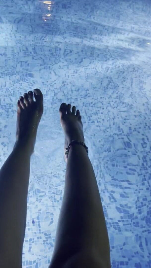 SassyTiff: Feet in the water