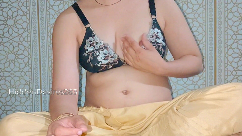 Desiwife: 我真的操我的性感女友粉红色的奶子