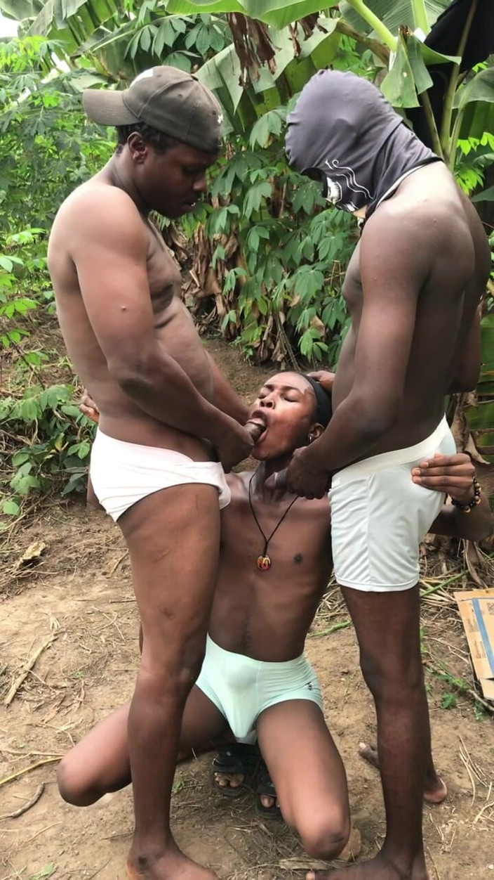 Sexydaddy: 在灌木丛中玩3P性爱，你和大量鸡巴激情上身