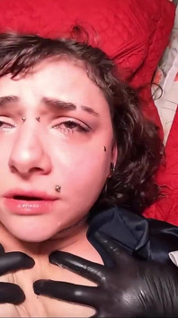 Hermanastras latinas con puño y follada duro