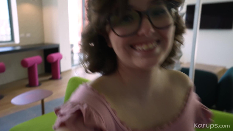 Karups POV: Горячая ботанистая тинка отдыхает от домашнего задания с большим хуем ее отчима