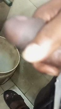 Ma femme desi baise la chatte dans la nature dans un hôtel