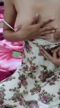 India hermanastra atrapa hermanastro con bragas en hindi