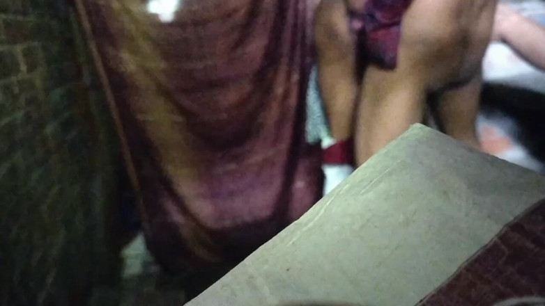 Fantacycutting: Chica del pueblo y tetona maestra india en video viral