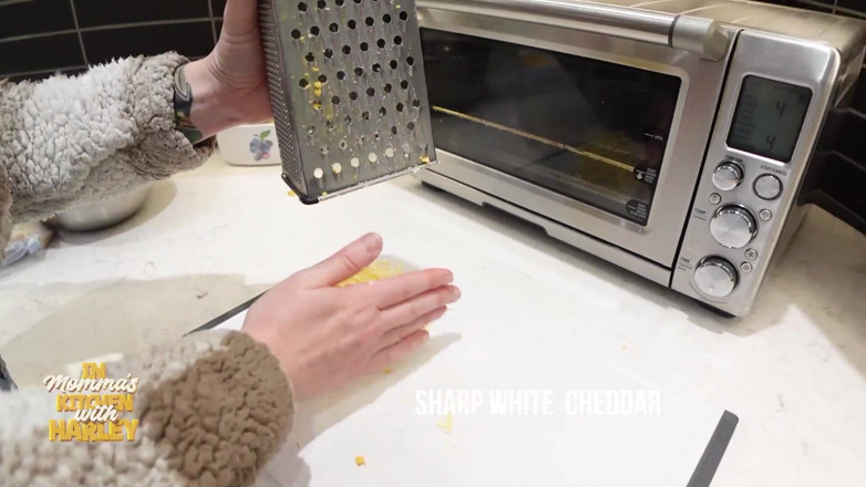 Harley Sin: Edisi harley mac n cheese di dapur