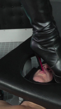 Miss Alessa Milano Femdom Facesitting Breathplay Heel Worship Mouthgagging on the Facesitting Chair by German Mistress