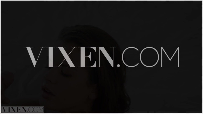 Vixen: Vixen - sahabatku hampir mergokin aku lagi ngentot sama pacarnya!