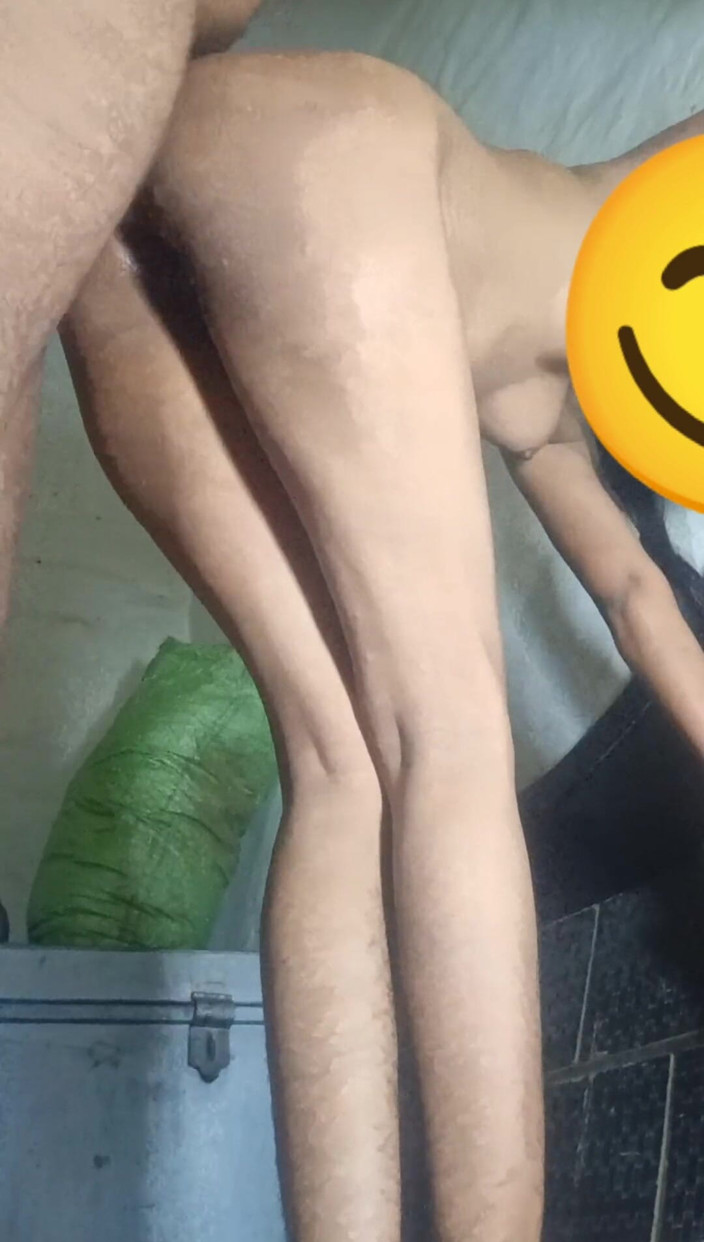 Mrandmrsvema22: 내 엉덩이에 애널 섹스 (변기 창녀가 오고 있다)