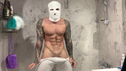 Maximus Barmin: Мышцы в маске в душе