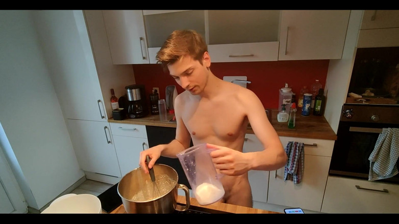 Snauwflake: The Naked Kitchen: Pancake Challenge Bare Cooking
