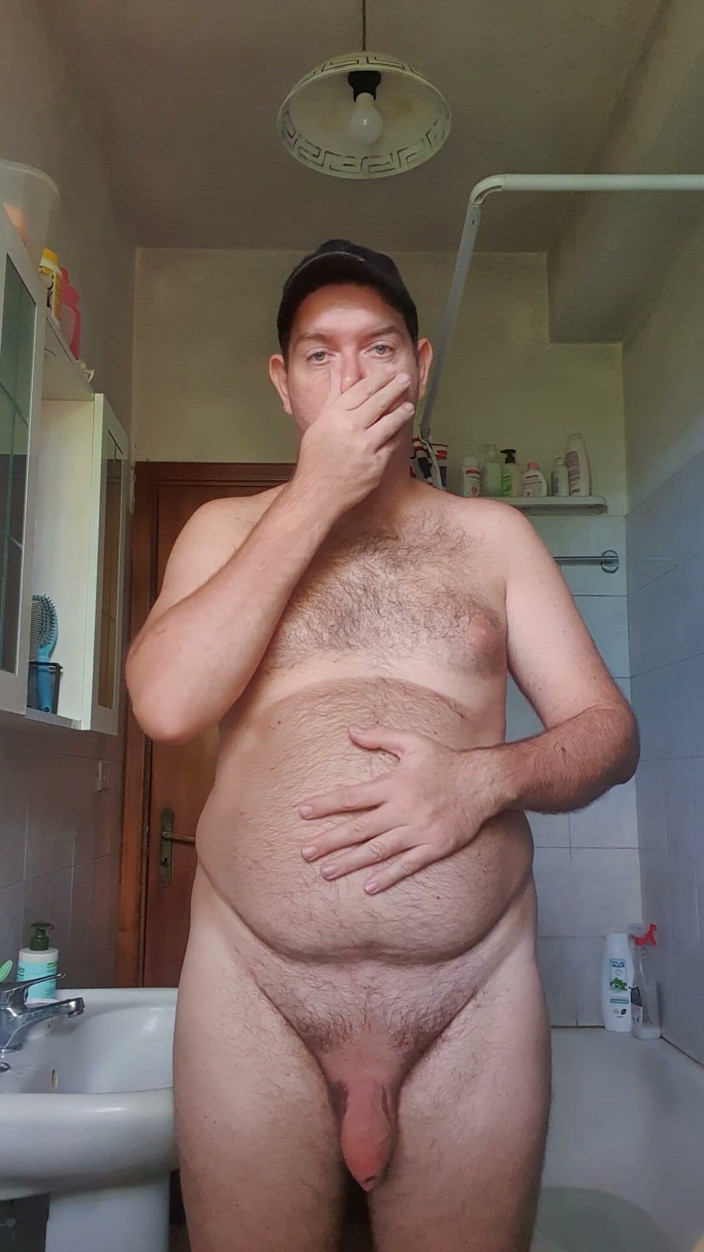 Mirko2589: Nude in Bathroom with Hat