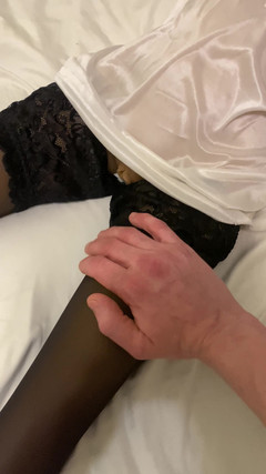 Doll sex: Menikmati ketipisan pada stoking