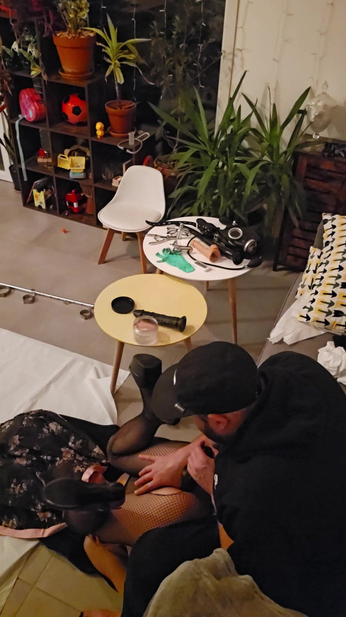 J and rose: Huấn luyện hậu môn