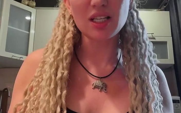 BadAssBitch: İnsan kül tablası taşakları cbt'i dövüyor, cei, tükürme