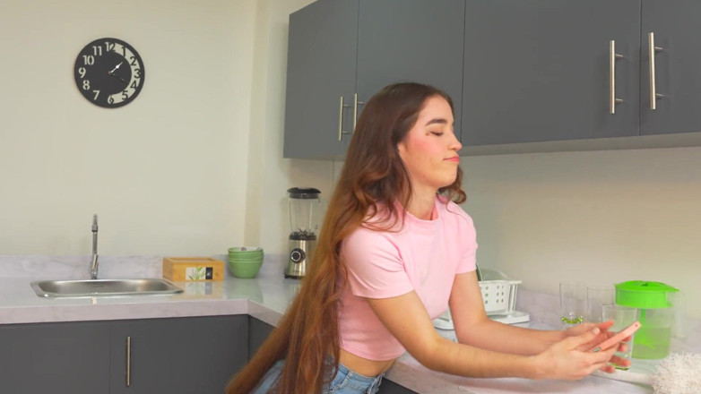 JuanBustosTV: Eu gosto deles grandes pretos e grossos para minha vagina...