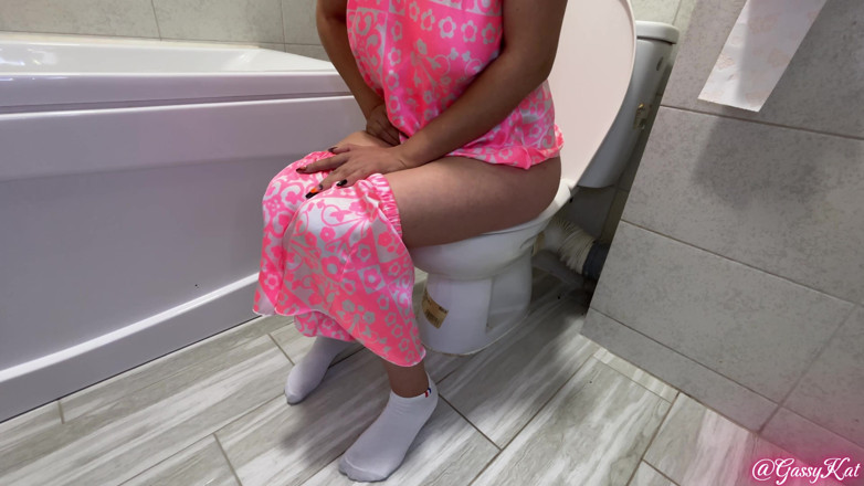 GassyKat: Taking Laxatives Wasn't Such a Good Idea