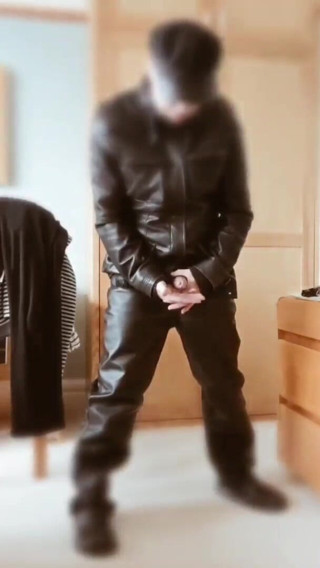 Bellhead: Reverse motion leather jerk