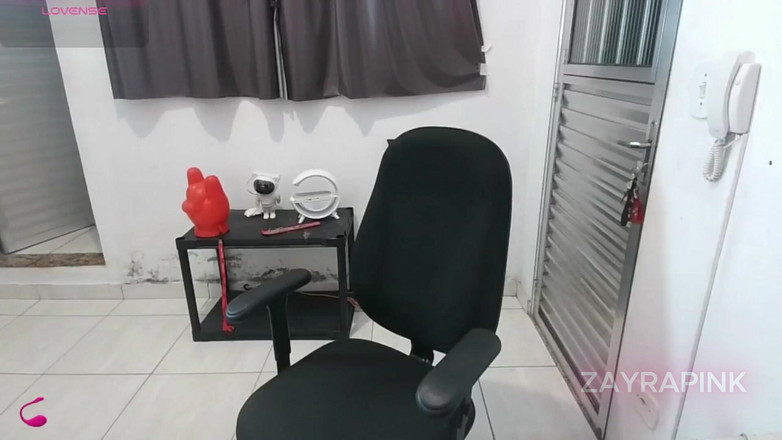 Zayra Pink: Je veux me faire baiser par mon gode