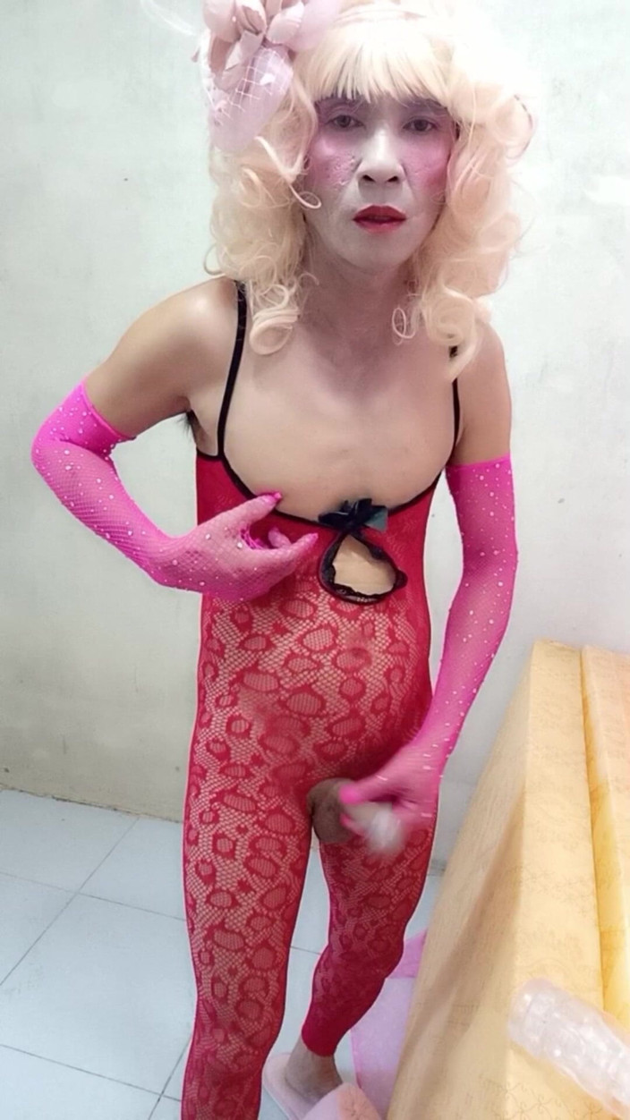 nguyen dang thien tri: Oanh Le transgender na sobě má sexy ponožky a hraje...