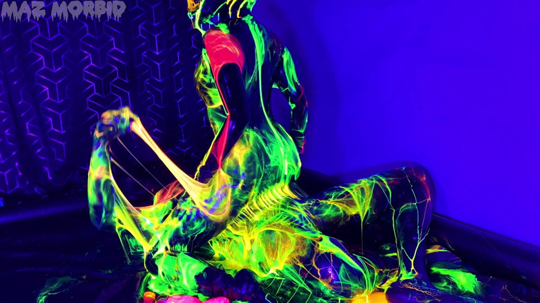 KinkyFemdomTV: UV Fisting Berganda Gimpy basah dan kucar-kacir dengan Patricia X