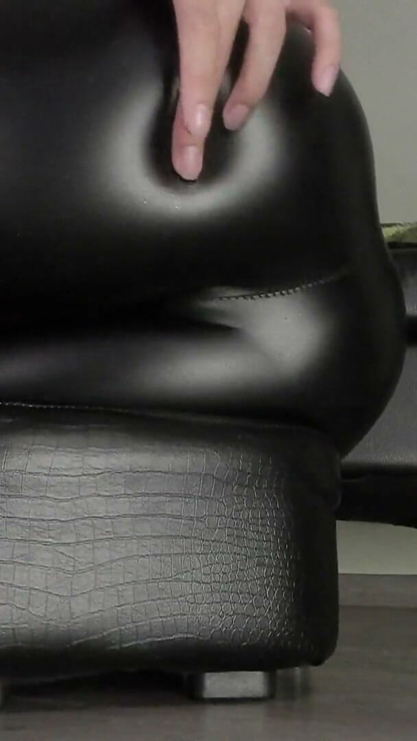 Feet lady: Soft Ass