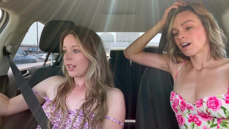 Serenity Cox: Nadia Foxx'un yer aldığı gür uzaktan kumandalı vibratörlerle halka açık...