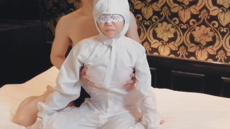 kawasakiBK: Cô ấy cởi bỏ quần áo của một thanh tra ngực lén...