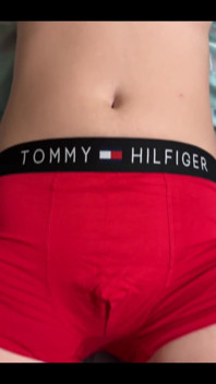 ¿Cómo te gustan mis nuevos calzoncillos rojos?
