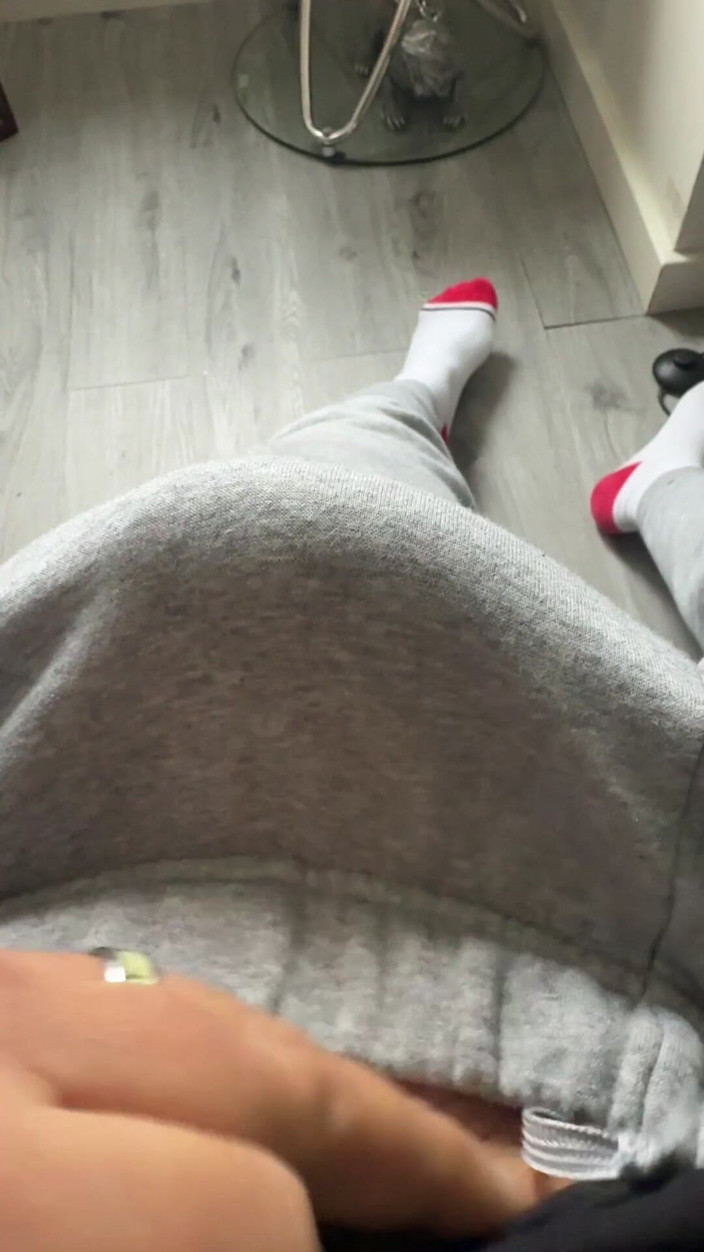 Hot dick in your ass: Vizinho quer que eu goze na cara dele