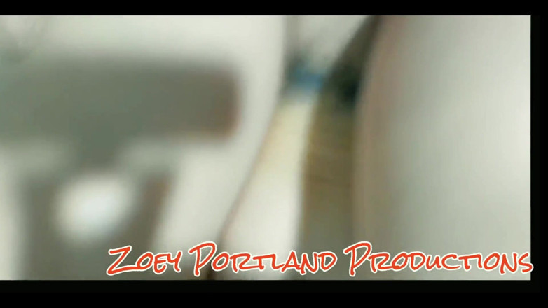 Zoey Portland: Zoey Portland Proving She Is Not a Hot Lesbian MILF...