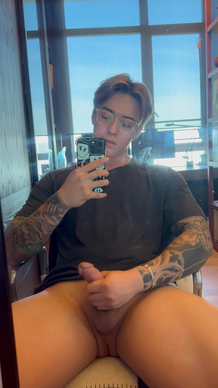 Tituslow: Asian Teen Jerks off Secretly in Study Room