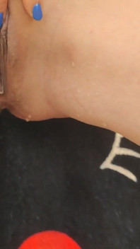 Pissing in Bademantel