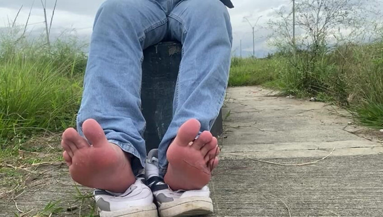 Mr Feet Colombia: Awak Akan Urut, Jilat Dan Bau Kaki Saya Sehingga Saya...