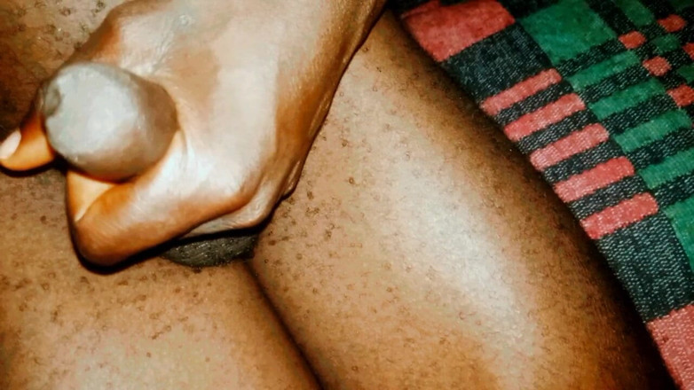 Judith xxx: Masturbando 46