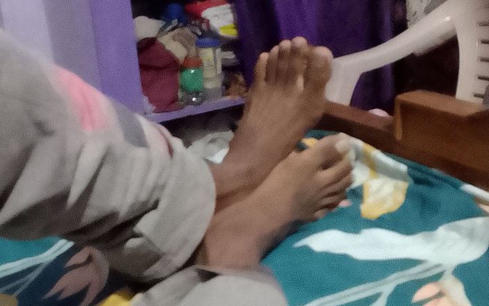 Abhijaymunith: Showing Feet and Jerking Off