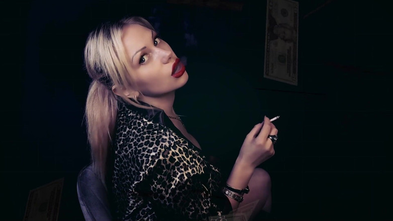 Goddess Misha Goldy: Kouření okouzlující a vysávání peněz