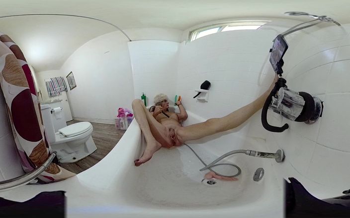 Lizzy Yum: Lizzy yum vr juni 2025 lagi asik masturbasi memek cewek amatir,...