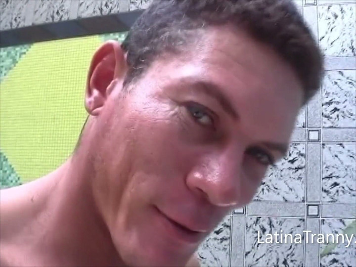 Nikki Montero: Carla Renata pega na rua por Nikki Montero e amigos...