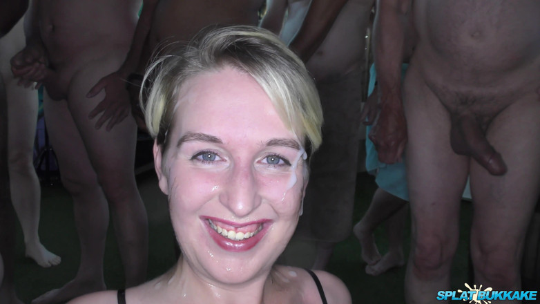 Gangbang team: Debutová bukkake relace pro Vixen Lily