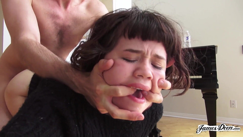 James Deen: Yhiviはジェームズディーンから彼女の口の中にスプレーされます
