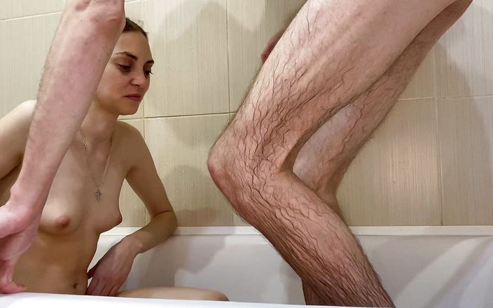 Annet Moroz: Deep Gagging Blowjob It the Bath