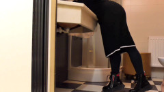 Selena701: परिपक्व सुनहरे बालों वाली पत्नी सेलेना के बीच सेक्स का आनंद लेता है