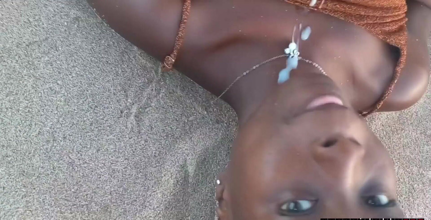 mzansionlyfan: Ebony kouří na veřejnosti