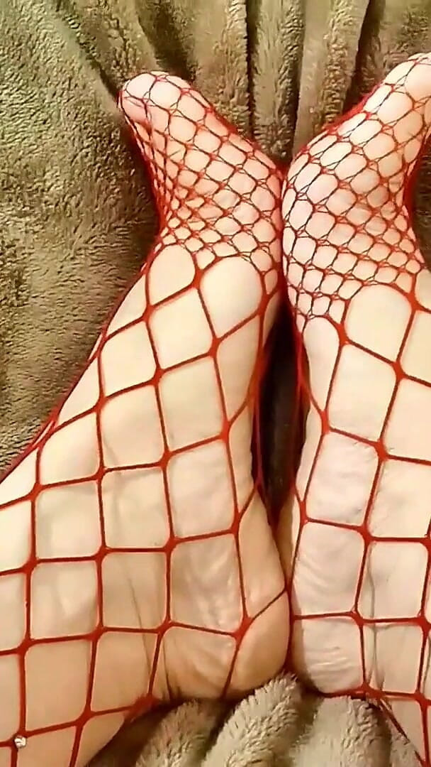 Red Fishnet Pantyhose Show off Volume 7 (Juicy Jade)