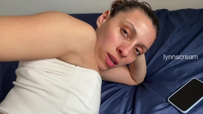 Lynn Scream: ¡hablando Con Mi Novio Cornudo Por Teléfono Mientras Folla Colágeno!