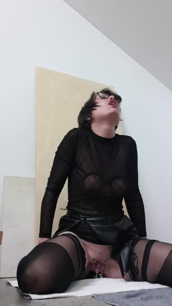 JulieEroticDress: Memancut mani dalam pakaian seksi