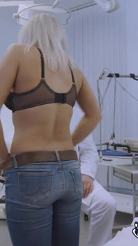 Geiler chefarzt fickt blonde patientin